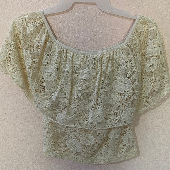 White flowery crop top - Picture 3 of 5